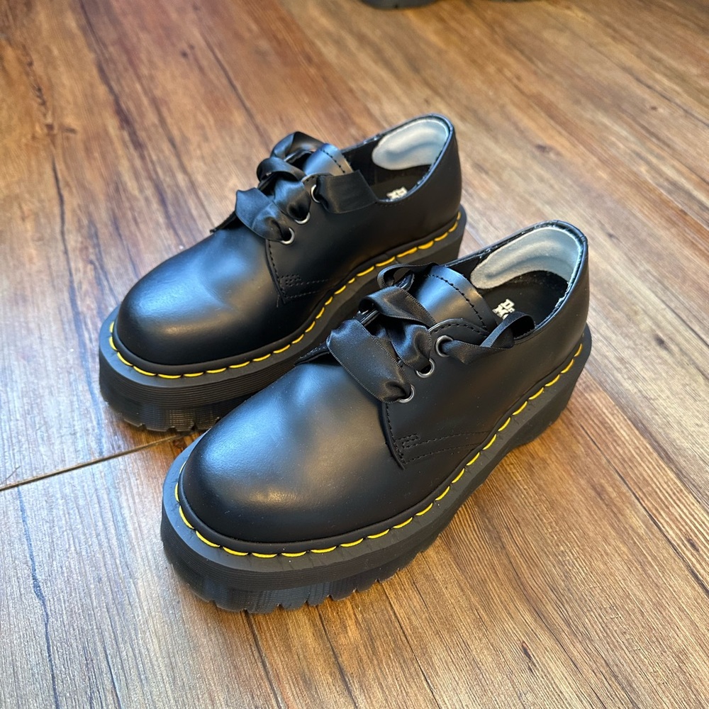 dr. martens 1461 smooth leather platform shoes
